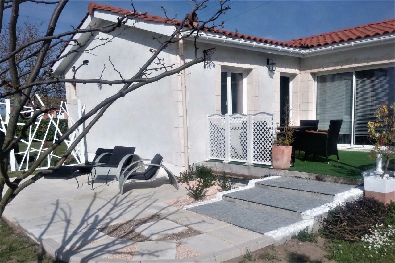 Le Soleil En Gironde Villa Vrillant Exterior photo